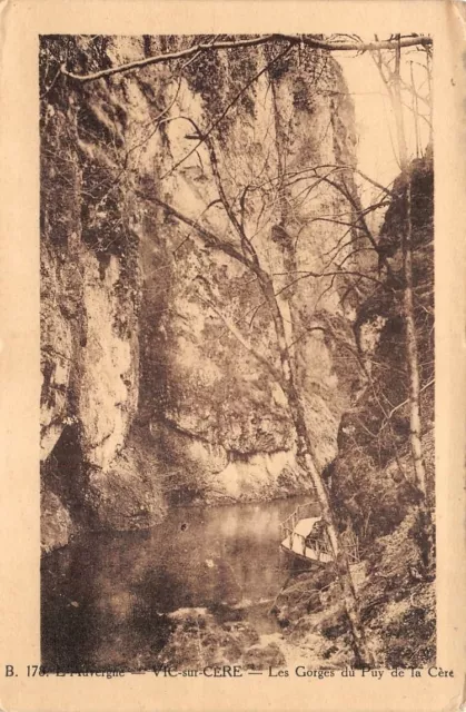 VIC-sur-CèRE - les Gorges du Puy de la Cère -
