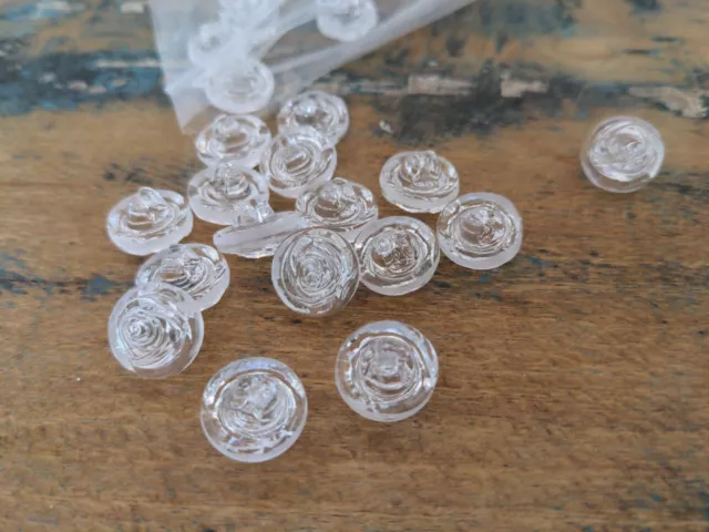 ♥Nr.106a-10 Stück tolle alte Glasknöpfe Rosen kristall DM 11 mm♥ 2
