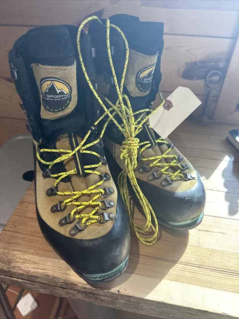 La Sportiva Nepal EVO GTX Mountaineering Boots Mens Size: 43 USM  10