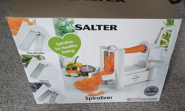 Espiralizador manual Salter crea cintas, fideos finos y gruesos de frutas y verduras