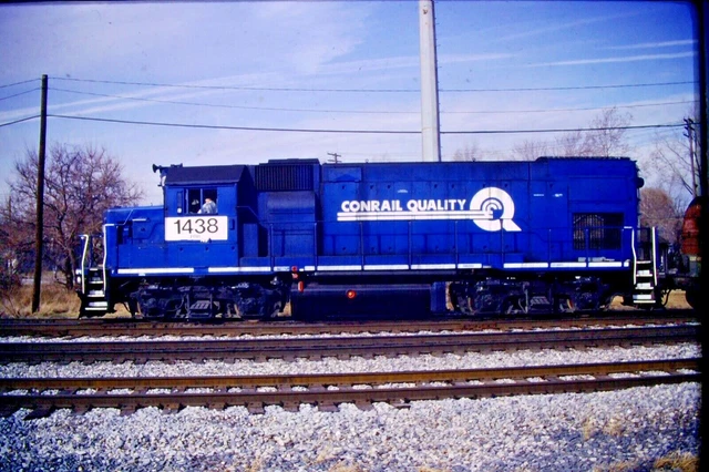 Kodachrome Original Slide Conrail Diesel Engine #1483 - Item CC#2088