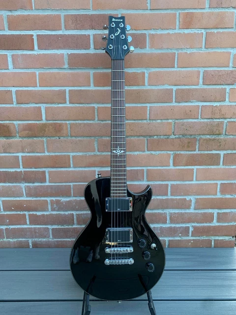 Guitare éléctrique Ibanez Art 120 - Noire