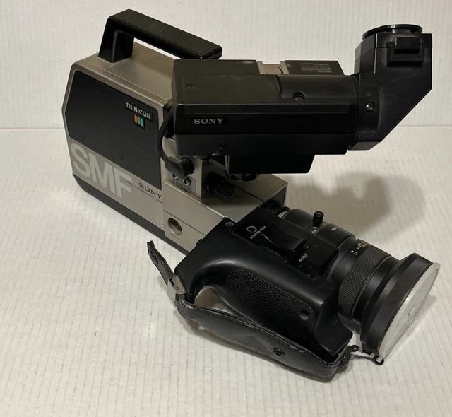 VINTAGE SONY SMF Trinicon Video Camera HVC-2800 & Original