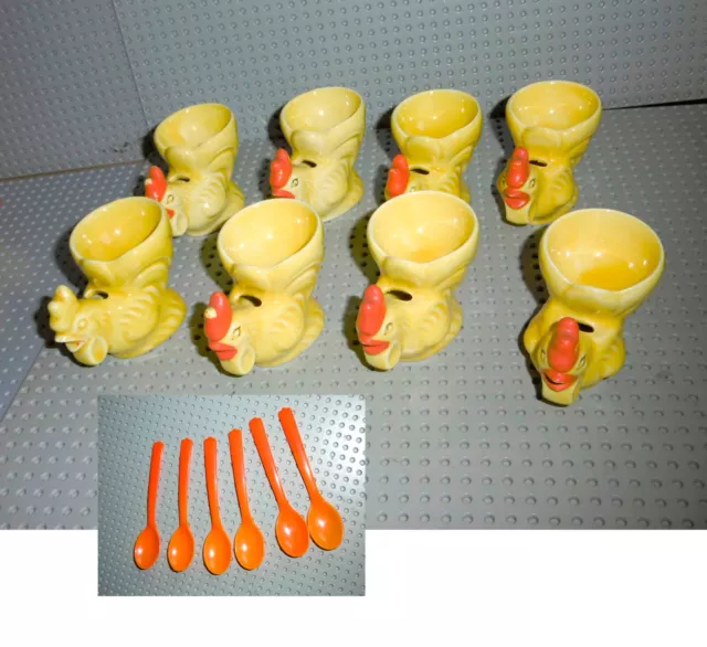 älter: Goebel 8 Hahn-Eierbecher aus Porzellan (mit Löffel)  - gut - anschauen