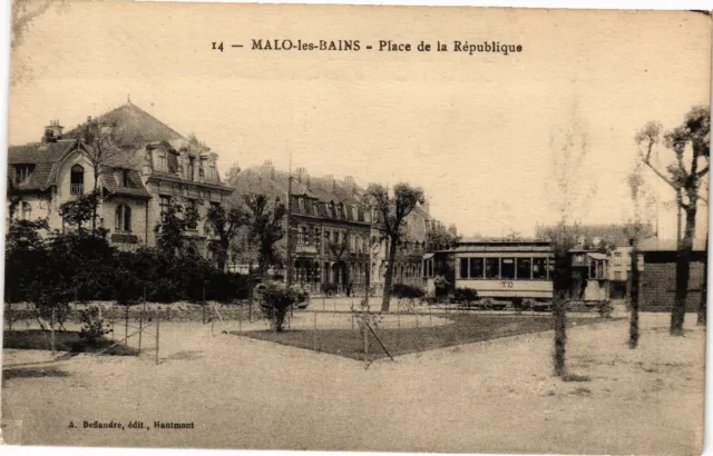 CPA MALO-les-BAINS. - Place de la republique (194512)