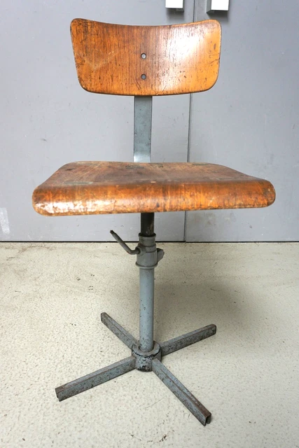 Vintage Bürostuhl 1940er Jahre Stil als 1:6 DIY Selbstbausatz Vintage Bürostuhl 1940er Jahre Stil als 1:6 DIY Selbstbausatz