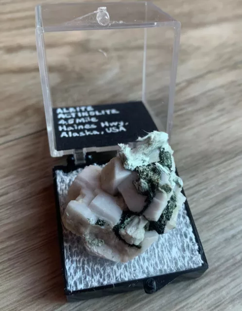 Albite with Actinolite from Alaska