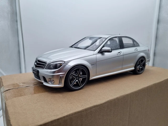 Miniature GT Spirit Mercedes-Benz C63 AMG Gris 1/18 - GT462 - Résine