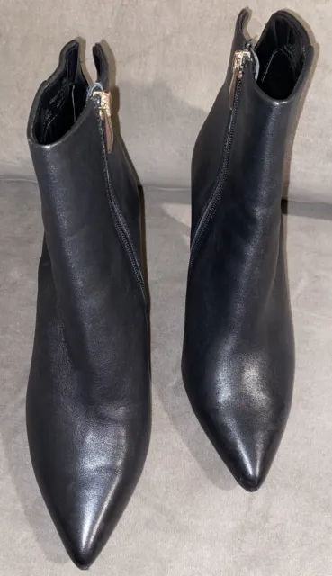 Woman’s Leila Bootie Steven By Steve Madden Preowned 10 M Black Leather Heel