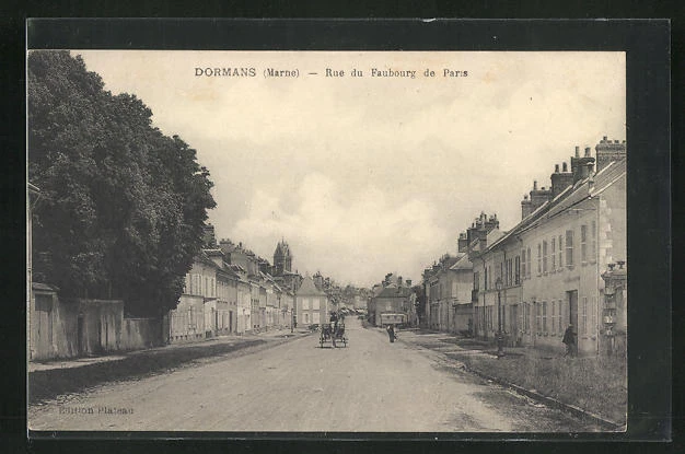 CPA Dormans, Rue du Faubourg de Paris, vue de la rue