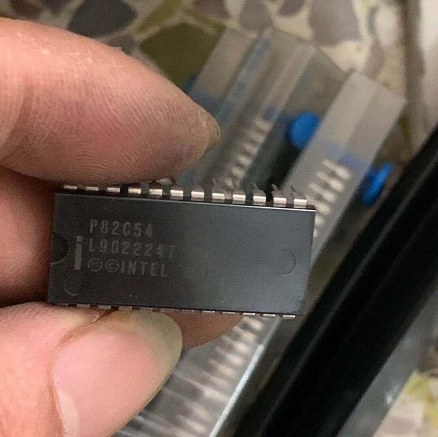 1Pcs  Ic Dip-24 P82C54 #Wd5