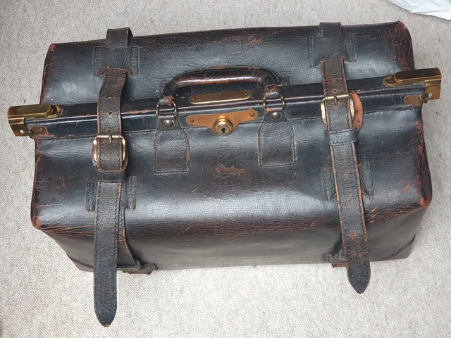 Schöne große uralte Reisetasche / Arzttasche aus Rindsleder m. Messingbeschlägen