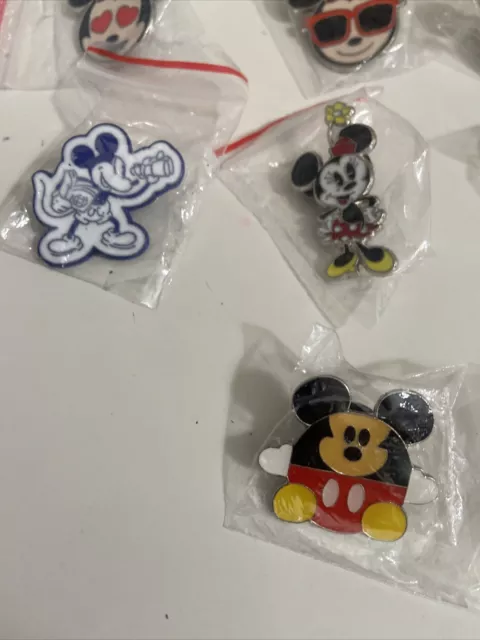 Disney MINNIE MOUSE & MICKEY MOUSE Only Pins lot of 10 W/ MICKEY MINNIE LANYARD 3