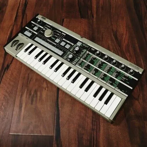 Korg Micro Korg Synthesizer Vocoder Synthétiseur d'occasion