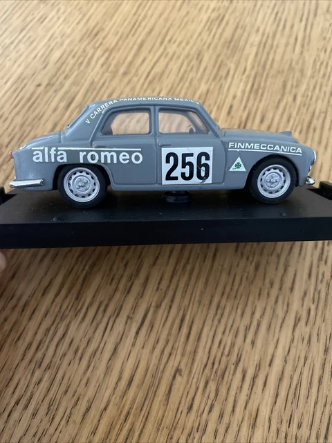 Voiture miniature 1:43 Mercedes Sauber C9 Le mans Models Max LBS - Collection