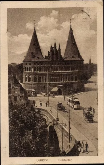 Ak Hansestadt Lübeck, Holstentor, Straßenbahn, Pferdekutschen, Brücke - 4034665