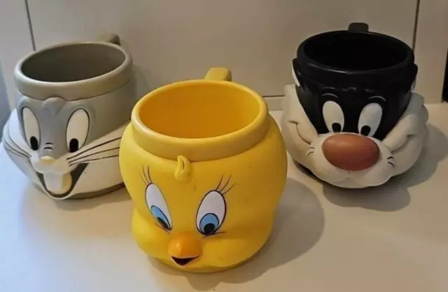 VINTAGE 1990S SET of Looney Tunes 3D Mugs 5 X Collectable Cups