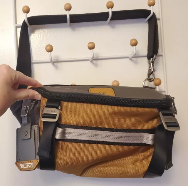 EUC Tumi Alpha Bravo Platoon Sling Bag Grey Gray & Orange $450 STYLE #1425001251