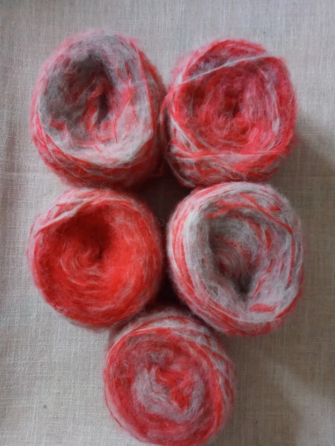 Lot de 6 Pelotes de Laine Fantaisie Tons Rouges et Gris Clair (280g)