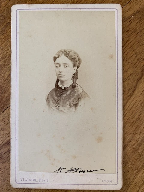 PHOTO CDV 1860 photographie, une femme pose mode fashion