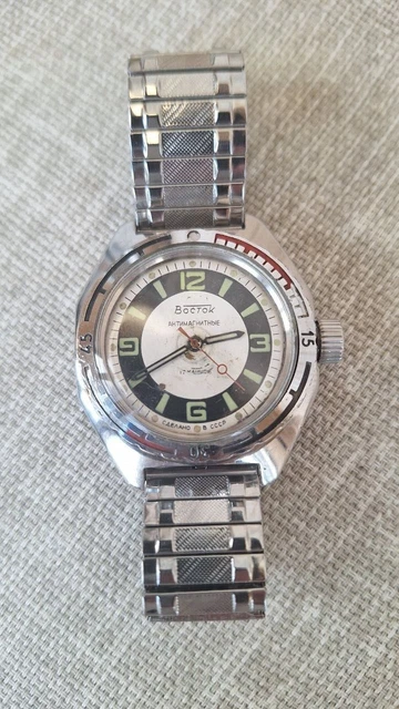 Vintage Vostok Amphibia Eared (Swing Lug) Cal. 2209 Soviet Divers' watch main image 0
