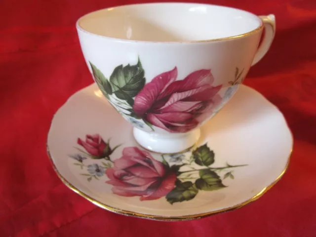 Vintage Royal Vale Bone China Tea Cup and Saucer Set Red Roses & Gold 8330