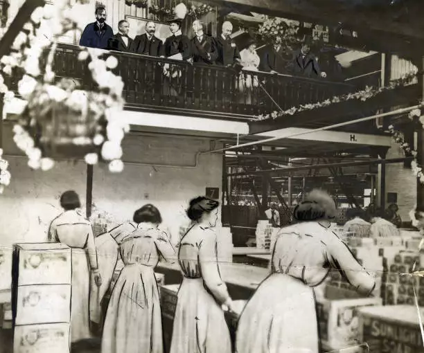 King George V and Queen Mary of Teck visit the factory Soap Works 1914 Old Photo