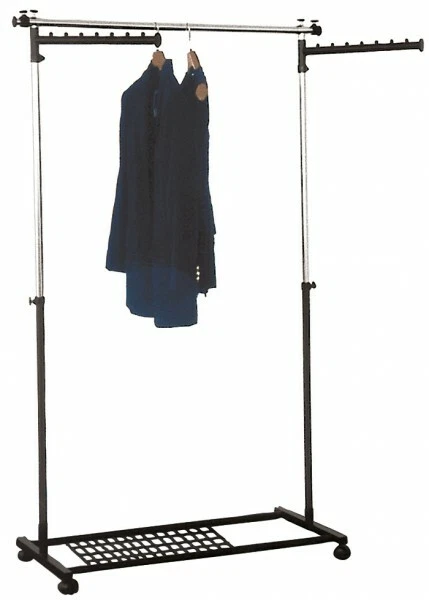 Croquis De Garderobe Dessiné À La Main Manteau Sur Les Cintres Vecteurs