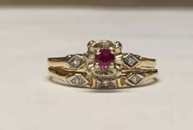 Vintage Ruby And Diamond 14k Yellow Gold Ring Size 7.5