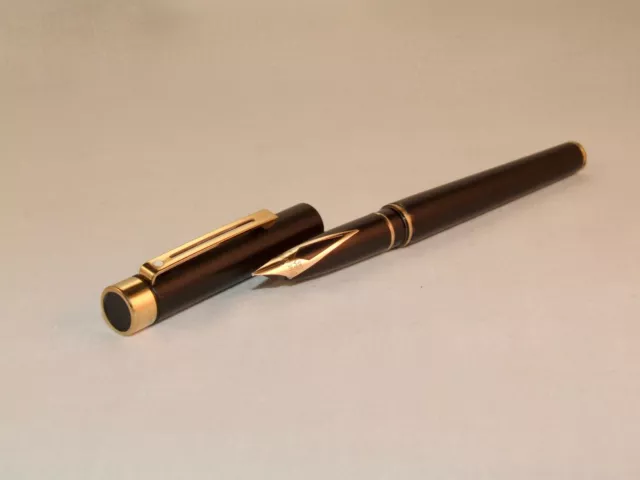 Vintage Targa Classic Fountain Pen - Full Size - Model 1003 Matte Black - C1989 Vintage Targa Classic Fountain Pen - Full Size - Model 1003 Matte Black - C1989