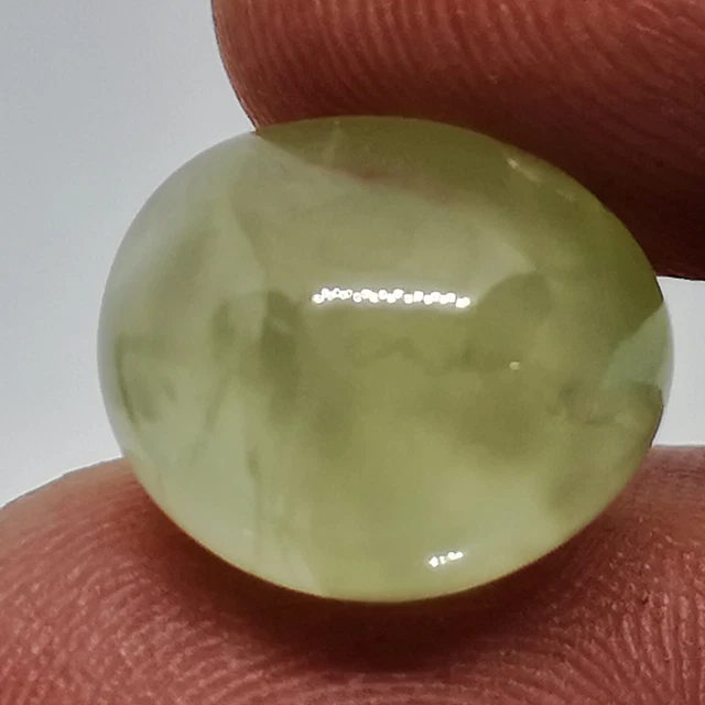 Prehnite naturelle d'Afrique - Cabochon 17.80 Carats