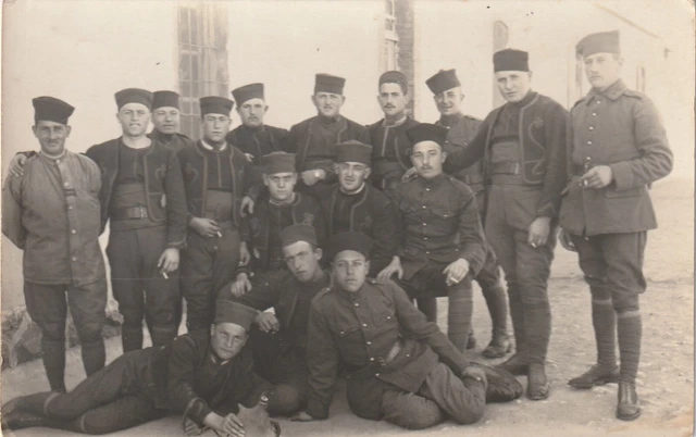 CPA Photo Ancienne - Groupe De Militaires (Première Guerre 1914-18)