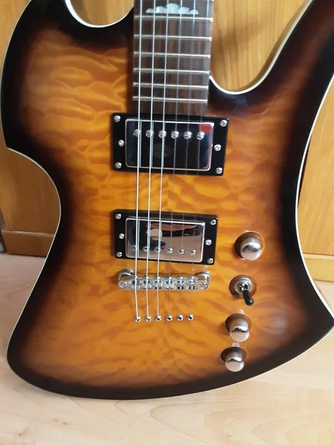 BC RICH MOCKINGBIRD MASTERPIECE sunburst + pedale distorsione IBANEZ PL5 4