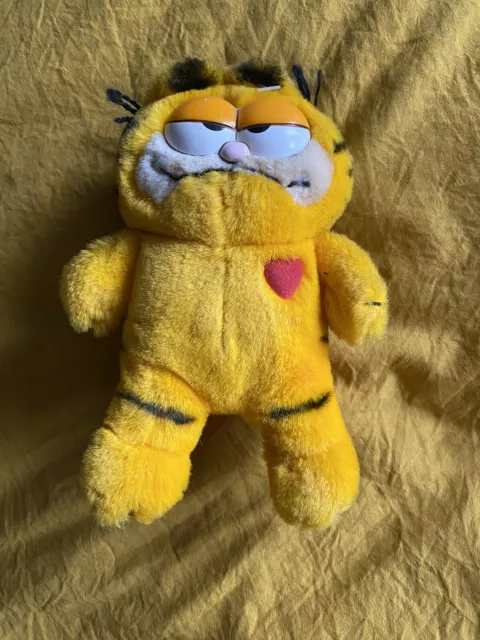 Garfield Dakin 7" Soft Toy Plush Ginger Cat 1981 Vintage With Heart. Valentine's