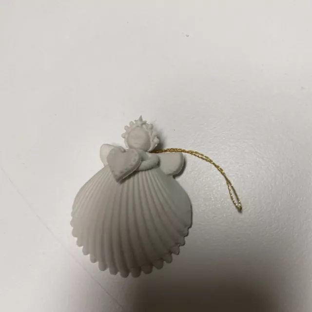 1994 Margaret Furlong Sea Shell Angel With Heart Ornament (Cb3285)