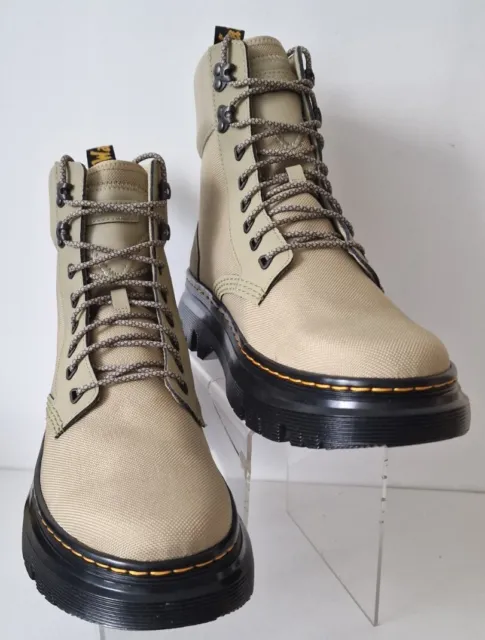 DR. MARTENS Tarik extra robuste Allzweckstiefel BLASS OLIVE HERREN Größe UK 9,5 EU 44 NEU