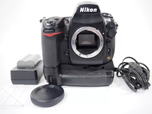 Nikon D700 12.1MP Digital SLR Camera MB-D10 Battery Grip JAPAN [Near Mint] #742