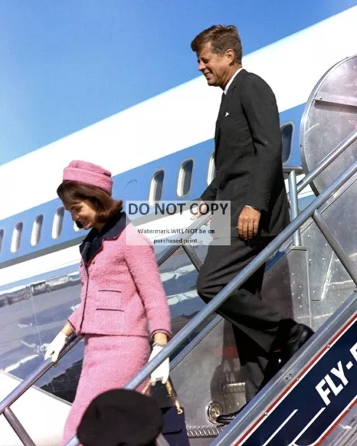 President John F. Kennedy & Jackie Arrive In Dallas 112263 - 8X10 Photo (Bb-851)