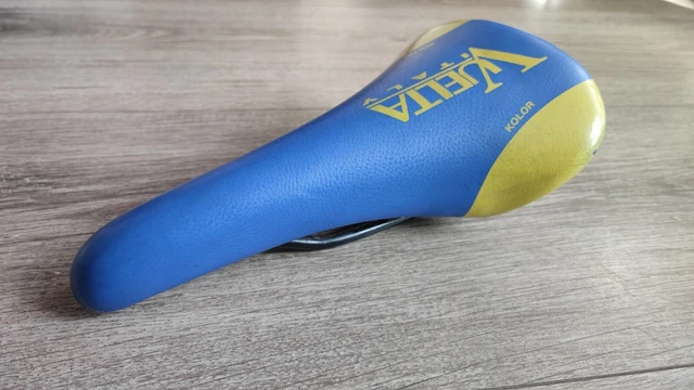 Selle Vélo Course Vintage Bassano Shark – Italienne, Grise Rayée, Pour Vélo De Compétition