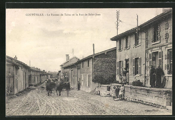 CPA Coupéville, Le Bureau de Tabac et la Rue de Saint-Jean