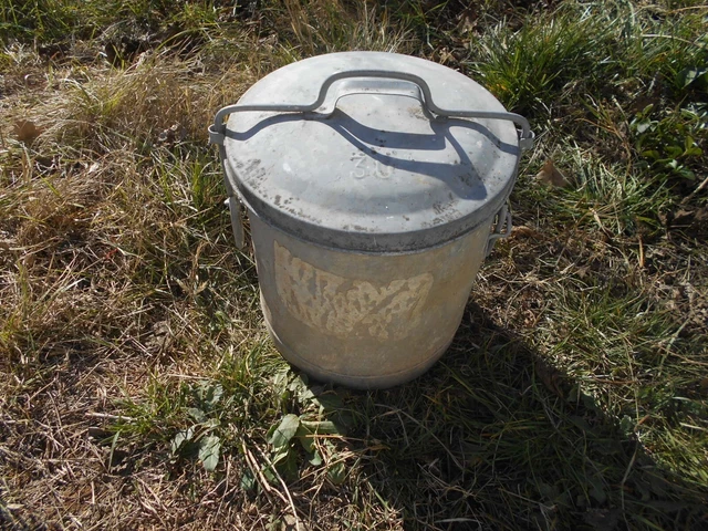 Poubelle Vintage Années 70 Gregory Hentzi Plaquée Cuivre - Monogramme H - État Bon Pour L'âge