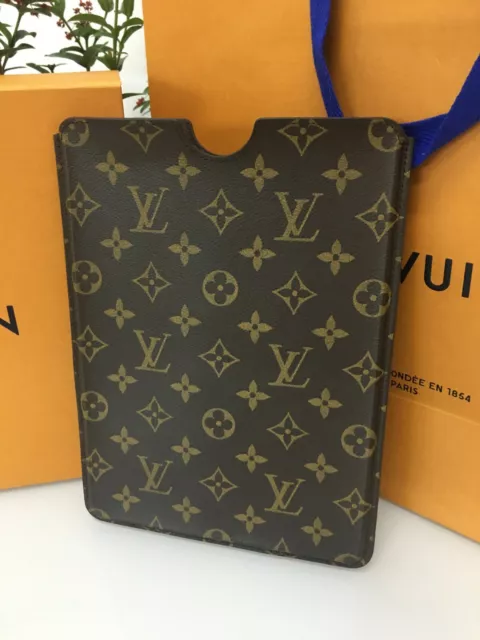 Authentic Louis Vuitton iPad Case (2-5th Generation) for Sale in