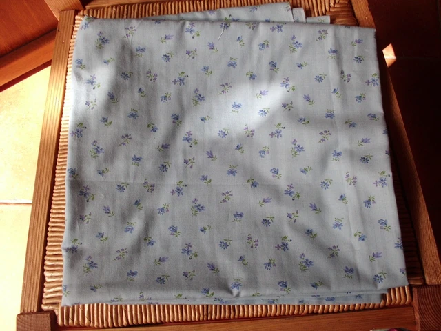 Coupon De Tissu Ancien Fleuri - 57 X 98 Cm - Polycoton Bleu - Neuf France