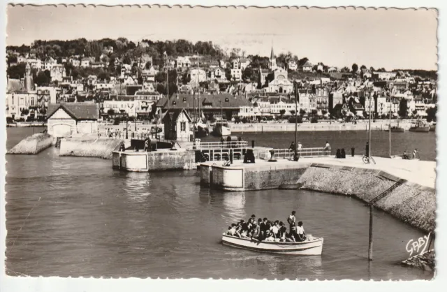 TROUVILLE SUR MER - Calvados - CPA 14 - l' Entrée du port des Yachts en 1950