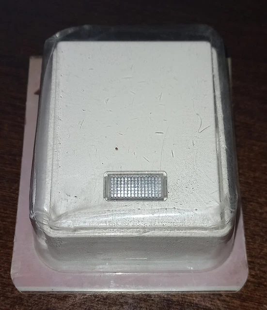 Poussoir à Voyant Hager WS023 Blanc SYSTO - Pour Installation électrique - À L'unité
