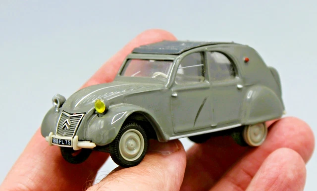 Citroën 2CV 0535 - 24 T (2012) - Dinky Toys Éditions Atlas / DeAgostini