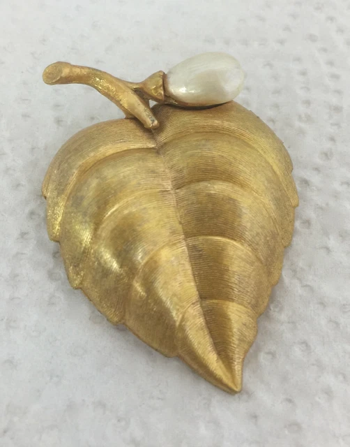 grosse bague en argent massif .forme vague.Taille 52. Poids 17.5 G