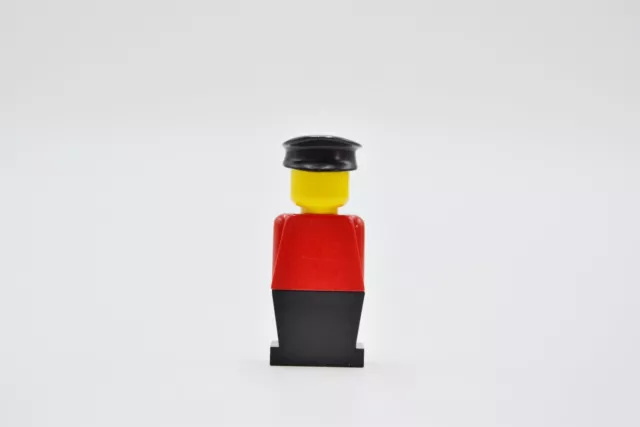 LEGO Figur Minifigur Minifigures Legoland Red Torso Black Legs Black Hat old004