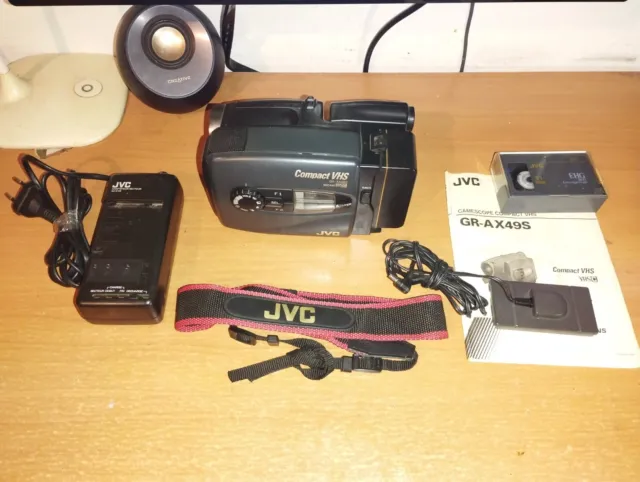 Camescope JVC GR-AX49S  COMPACT VHS