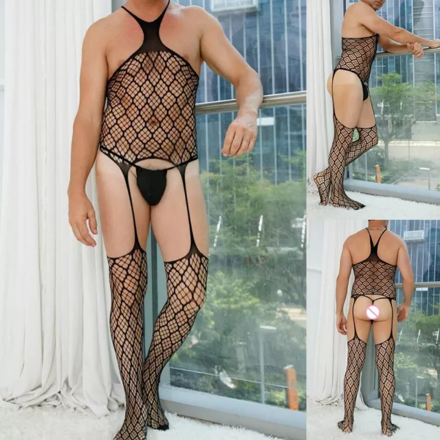 Body da pesca sexy da uomo in rete di pizzo dimagrante visto attraverso calzini